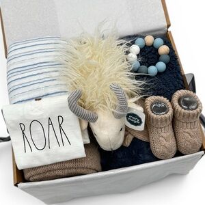 Where the Wild Things Are Luxury‎ Baby Boy Gift Box | 10-Pc Curated Set